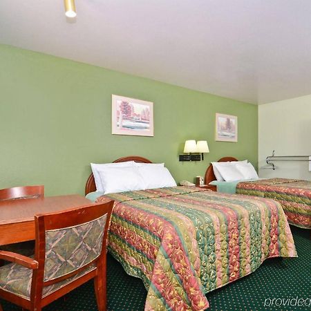 Pine Point Inn & Suites Smithville Eksteriør billede