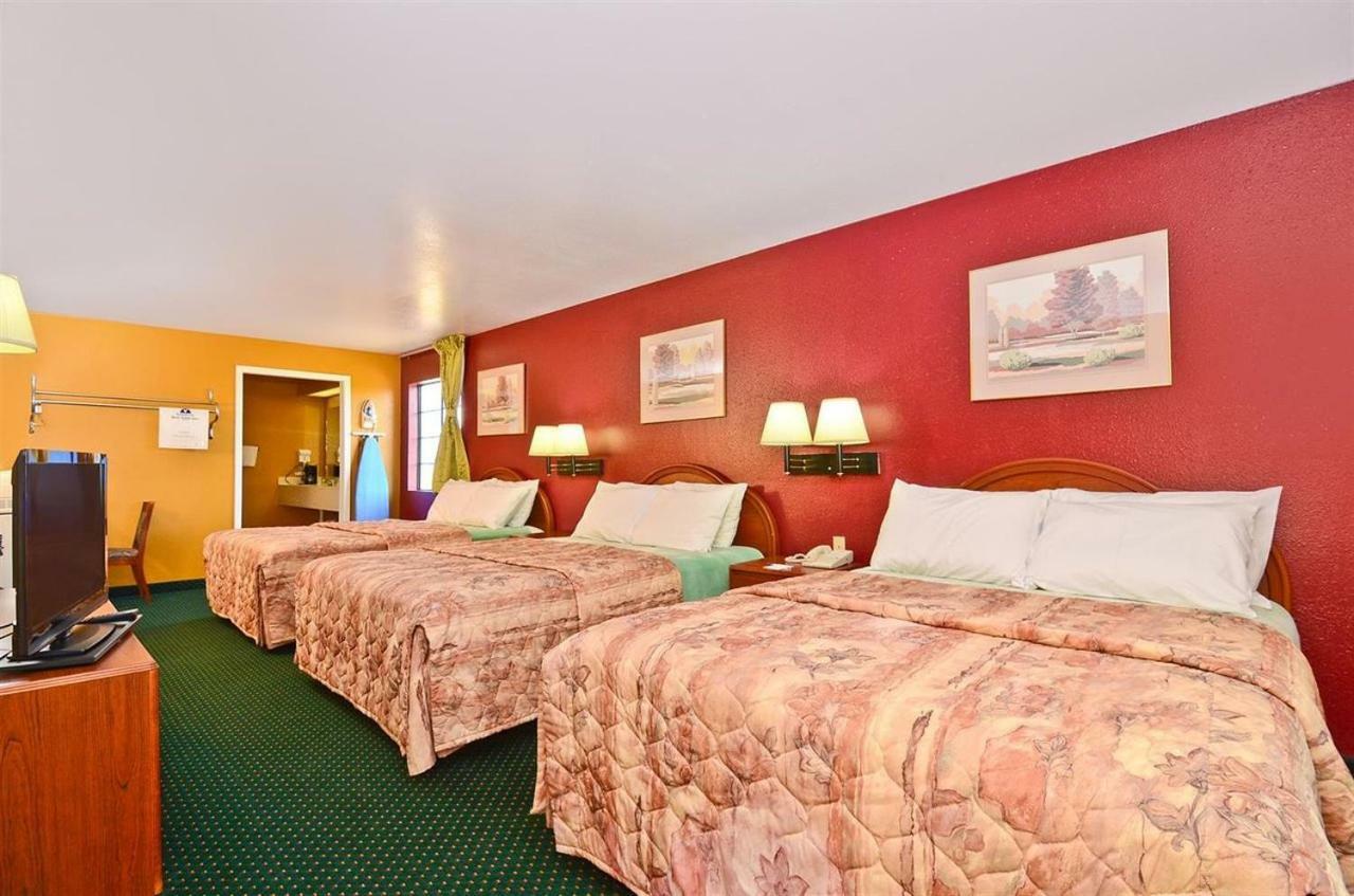 Pine Point Inn & Suites Smithville Eksteriør billede