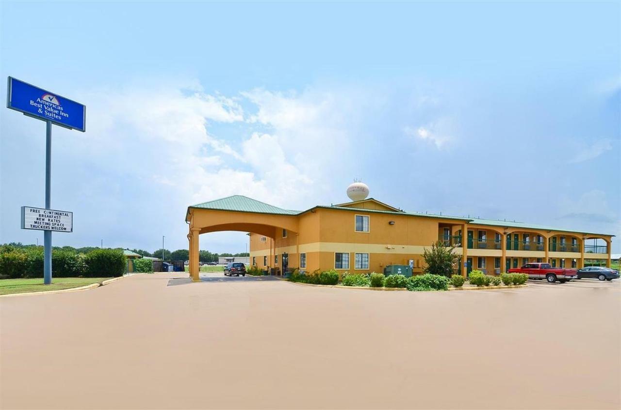 Pine Point Inn & Suites Smithville Eksteriør billede