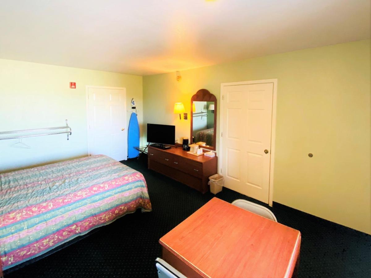Pine Point Inn & Suites Smithville Eksteriør billede
