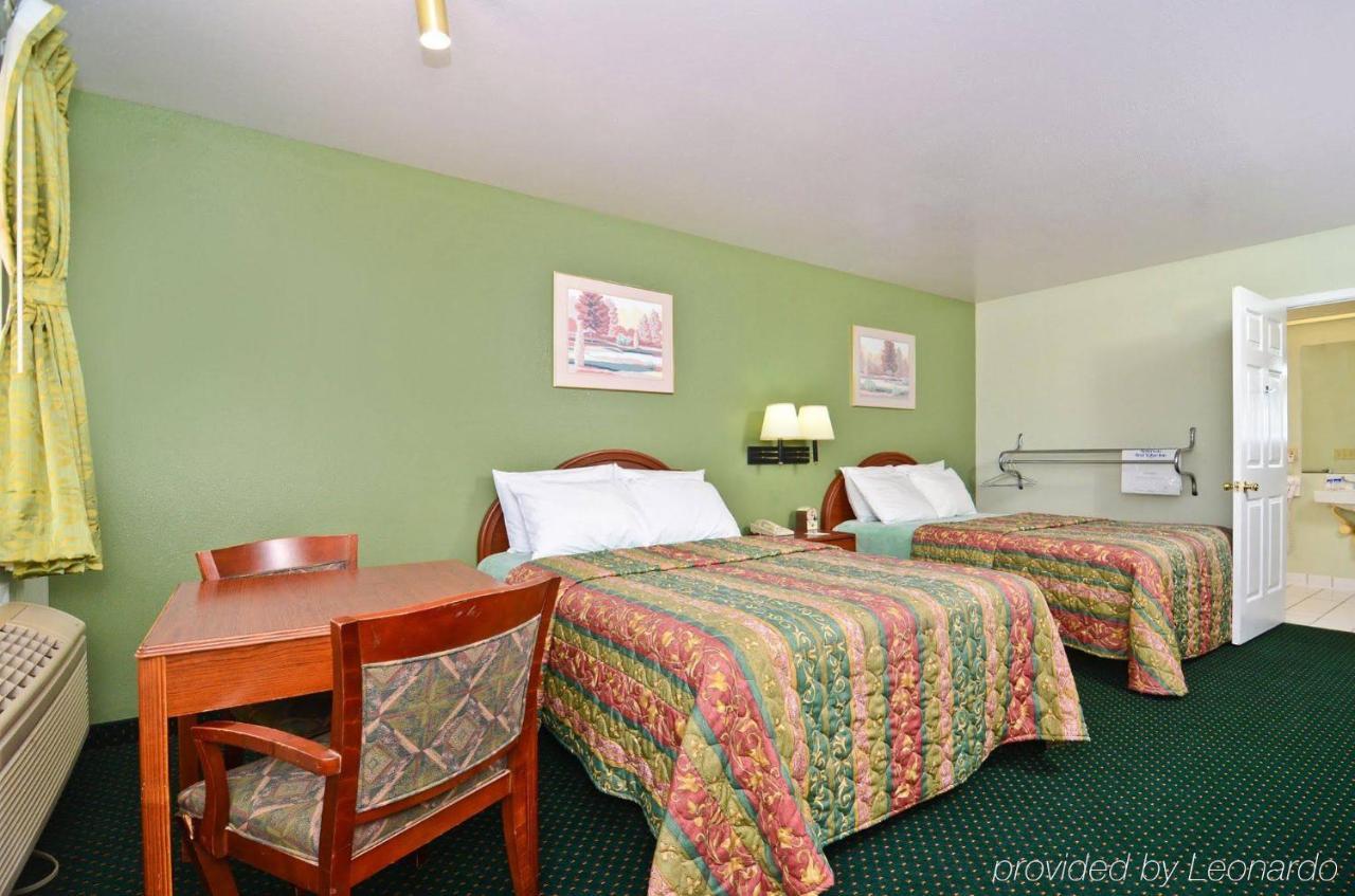 Pine Point Inn & Suites Smithville Eksteriør billede